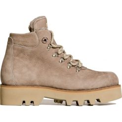 Buty MONTELLIANA BLUMA. Brązowe obuwie trekkingowe damskie Montelliana, z nubiku, bez zapięcia. Za 1,970.00 zł.