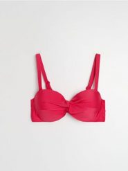 Góra od bikini bandeau z ozdobnym marszczeniem - różowy. Czerwone stroje kąpielowe damskie Sinsay, l, bez wzorów. Za 25.99 zł.