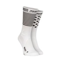 Skarpety rowerowe X-Socks Bike Race 4.0. Białe skarpetki damskie X-Socks, bez wzorów. W wyprzedaży za 96.00 zł.