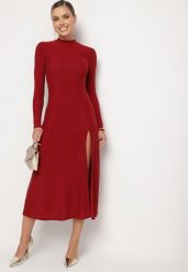 Bordowa Sukienka z Wiskozą Ozdobiona Brokatem w Eleganckim Stylu Werirra. Czerwone sukienki damskie Born2be, na zimę, l, bez wzorów, z materiału, eleganckie, bez kołnierzyka, bez ramiączek, maxi. Za 149.99 zł.