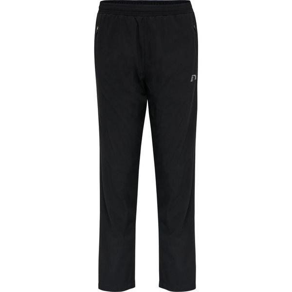 Spodnie damskie Newline core. Czarne spodnie dresowe damskie Newline, bez wzorów, z dresówki, sportowe, do biegania. Za 270.00 zł.