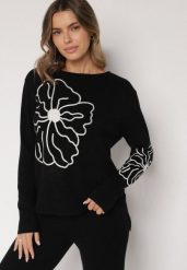 Czarny Sweter Ozdobiony Haftowanymi Kwiatami Halatusea. Czarne swetry nierozpinane damskie Born2be, z aplikacjami, z jeansu, klasyczne, bez kołnierzyka, bez ramiączek. Za 69.99 zł.