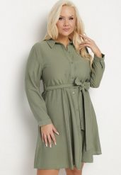 Zielona Wiskozowa Sukienka Koszulowa z Materiałowym Paskiem Edirilea. Zielone sukienki damskie Born2be, na co dzień, xl, bez wzorów, z jeansu, eleganckie, bez kołnierzyka, bez ramiączek, midi, koszulowe. Za 89.99 zł.