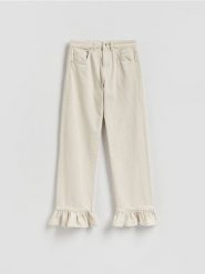 Jeansy wide leg z falbankami - kremowy. Białe jeansy damskie Reserved, bez wzorów, z bawełny. Za 139.99 zł.