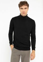 Sweter z golfem S-MAX. Czarne swetry męskie Volcano, na jesień, m, bez wzorów, z dzianiny, klasyczne, bez kołnierzyka, bez ramiączek. Za 149.99 zł.