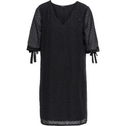 Sweter ażurowy bonprix czerwony kwarcowy. Brązowe sukienki damskie bonprix, w ażurowe wzory, bez kołnierzyka, bez ramiączek. Za 89.99 zł.