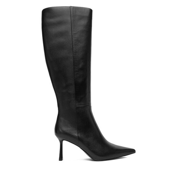 Kozaki Eva Minge. Czarne kozaki damskie Eva Minge, bez wzorów, bez obcasa, na szpilce, bez zapięcia. Za 449.99 zł.