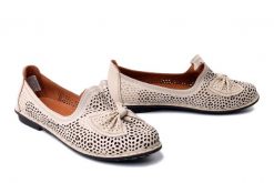 COMFORTABEL 830049-08 beige, półbuty damskie. Brązowe półbuty damskie Comfortabel, na lato, w ażurowe wzory, ze skóry, bez obcasa, bez zapięcia. Za 269.90 zł.
