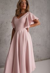 Różowa Elegancka Sukienka Rozkloszowana Zdobiona Falbanami na Ramionach Nessaza. Czerwone sukienki damskie Renee, na imprezę, l, z aplikacjami, eleganckie, bez kołnierzyka, bez ramiączek, maxi, kopertowe. Za 299.99 zł.