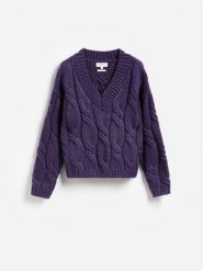 Sweter z wełną - ciemnofioletowy. Fioletowe swetry nierozpinane damskie Reserved, l, bez wzorów, z dzianiny, bez kołnierzyka, bez ramiączek. Za 279.99 zł.