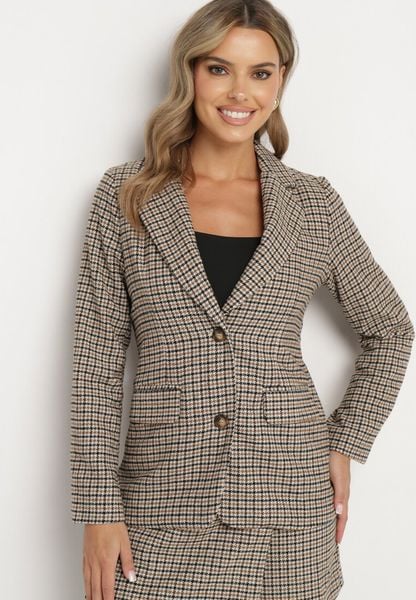 Beżowa Jednorzędowa Marynarka z Wiskozą w Kratkę z Kieszeniami Ozdobionymi Klapami Ninnara. Brązowe marynarki i żakiety damskie Born2be, bez wzorów, z jeansu, biznesowe, bez kołnierzyka, bez ramiączek. Za 79.99 zł.