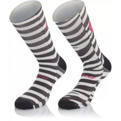 Skarpetki Mb Wear Fun H17 Bisous. Czarne skarpety męskie MB WEAR, bez wzorów. Za 99.99 zł.