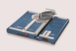 Dahle Gilotyna dł. cięcia 460mm wys. cięcia 3.5mm a3+ (00868-04505 DA). Golarki i trymery Dahle. Za 2,937.83 zł.