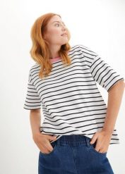 T-shirt oversize z grubej bawełny organicznej. Białe t-shirty damskie bonprix, bez wzorów, z bawełny, bez kołnierzyka, bez ramiączek. Za 59.99 zł.
