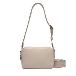 Torebka Calvin Klein. Brązowe listonoszki damskie Calvin Klein, bez wzorów, bez dodatków. Za 299.99 zł.
