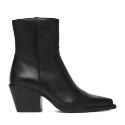Botki G-Star. Czarne botki damskie G-Star, bez wzorów, retro, bez obcasa, na słupku, bez zapięcia. Za 479.99 zł.