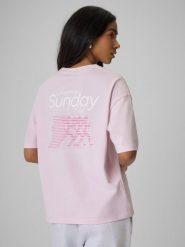 4F T-shirt loose z nadrukiem damski - różowy M. Czerwone t-shirty damskie 4F, m, bez wzorów, z bawełny, klasyczne, bez kołnierzyka, bez ramiączek. Za 59.99 zł.