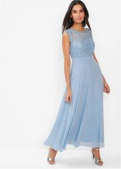 Długa sukienka z koronką. Niebieskie sukienki damskie bonprix, z aplikacjami, z koronki, eleganckie, bez kołnierzyka, bez ramiączek, maxi. Za 369.99 zł.