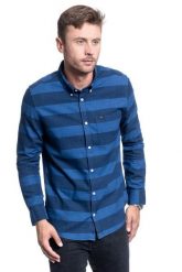 KOSZULA MĘSKA LEE REFINED BUTTON DOWN SUMMER BLUE L882DTNJ 112123574. Niebieskie koszule męskie Lee, l, bez wzorów, bez kołnierzyka, bez ramiączek. Za 129.99 zł.