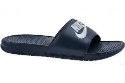 Klapki na basen męskie, Benassi JDI. Niebieskie klapki męskie Nike, bez wzorów, z materiału, bez zapięcia. Za 119.99 zł.