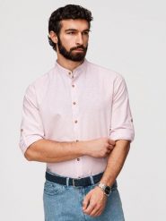 Męska koszula z lnem w paski ze stójką - biało-różowa V3 - Rozmiar: M. Czerwone koszule męskie Ombre Clothing, na lato, m, bez wzorów, z bawełny, biznesowe, bez kołnierzyka, bez ramiączek. W wyprzedaży za 181.99 zł.