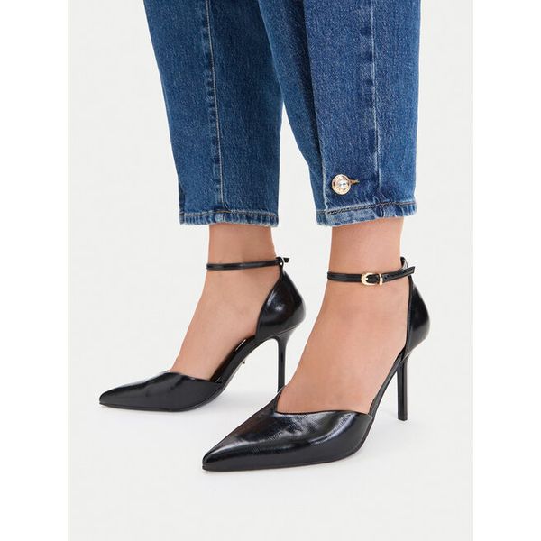 Szpilki DeeZee. Czarne szpilki damskie DeeZee, bez wzorów, bez obcasa, na szpilce, bez zapięcia. Za 149.99 zł.