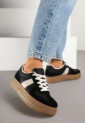 Czarne Sneakersy Klasyczne Tenisówki na Tłoczonej Platformie Nanislla. Czarne trampki i tenisówki damskie Born2be, bez wzorów, bez zapięcia. Za 74.99 zł.