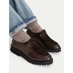 Półbuty Beverly Hills Polo Club. Brązowe półbuty damskie Beverly Hills Polo Club, bez wzorów, bez obcasa, na płaskiej podeszwie, bez zapięcia. Za 369.99 zł.