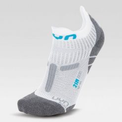 Skarpety do biegania męskie UYN Run 2IN. Białe skarpety męskie UYN, bez wzorów. Za 89.99 zł.