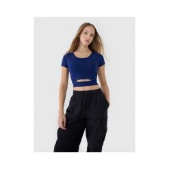 T-shirt crop top gładki damski 4F 4FRSS25TTSHF2695. Niebieskie t-shirty damskie 4F, bez wzorów, z bawełny, bez kołnierzyka, bez ramiączek. Za 34.99 zł.