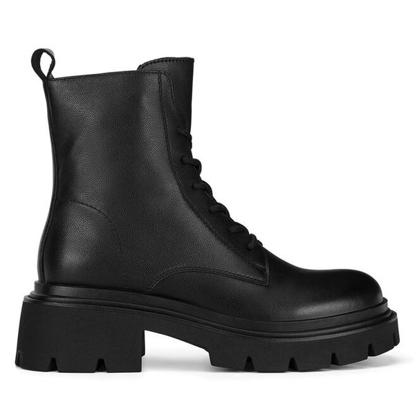 Trzewiki Badura. Czarne botki damskie Badura, bez wzorów, bez obcasa, na płaskiej podeszwie, bez zapięcia. Za 209.99 zł.