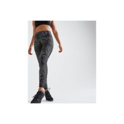 Legginsy fitness kardio damskie 500 z nadrukiem. Czarne legginsy damskie DOMYOS, bez wzorów, z elastanu. Za 79.99 zł.
