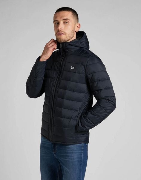 MESKA KURTKA LEE LIGHT PUFFER JKT BLACK 112321559. Czarne kurtki męskie Lee, na zimę, s, bez wzorów, bez kaptura. Za 349.99 zł.
