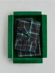 Dwuczęściowa piżama w kratę - ciemnozielony. Zielone piżamy męskie Reserved, l, bez wzorów, z bawełny, bez kołnierzyka, bez ramiączek. Za 159.99 zł.