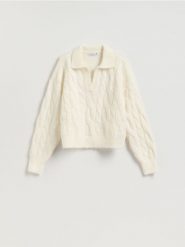 Sweter z kołnierzykiem - kremowy. Białe swetry nierozpinane damskie Reserved, l, bez wzorów, z dzianiny, bez kołnierzyka, bez ramiączek. Za 129.99 zł.