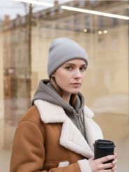 Czapka beanie z domieszką wełny - szary. Szare czapki damskie Sinsay, bez wzorów, z wełny. Za 35.99 zł.