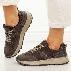 Brązowe skórzane sneakersy damskie Vinceza 41525. Brązowe obuwie sportowe damskie VINCEZA, na jesień, bez wzorów, z dresówki, z okrągłym noskiem, bez zapięcia. Za 229.00 zł.