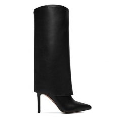 Kozaki Nine West. Czarne kozaki damskie Nine West, bez wzorów, bez obcasa, na szpilce, bez zapięcia. Za 359.99 zł.
