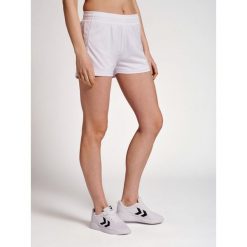 Spodenki damskie Hummel hmlCORE. Białe szorty damskie Hummel, bez wzorów, sportowe. Za 120.00 zł.