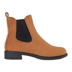 Stylowe sztyblety brązowe. Brązowe botki damskie bez wzorów, ze skóry, eleganckie, z okrągłym noskiem, bez obcasa, na obcasie, bez zapięcia. Za 142.61 zł.