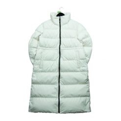 Second life - Kurtka puchowa Fila - Stan bardzo dobry. Białe kurtki sportowe damskie Fila, bez wzorów, z puchu, bez ramiączek, bez kaptura, trekkingowe. Za 321.44 zł.