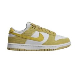 Damskie Buty sportowe sneakersy Nike Wmns Dunk Low - FN7167-700. Żółte obuwie sportowe damskie Nike, bez wzorów, bez zapięcia, do koszykówki. Za 330.05 zł.