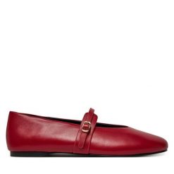 Baleriny Steve Madden. Czerwone balerinki damskie Steve Madden, bez wzorów, bez obcasa, bez zapięcia. Za 379.99 zł.