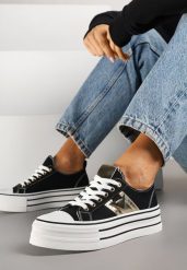 Czarne Trampki na Platformie Ozdobione Metaliczną Aplikacją Telanoreta. Czarne trampki i tenisówki damskie Renee, z aplikacjami, z jeansu, bez zapięcia. Za 79.99 zł.