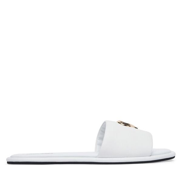 Klapki LOVE MOSCHINO. Białe klapki damskie Love Moschino, bez wzorów, bez obcasa, bez zapięcia. Za 562.99 zł.