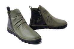 MANITU 990680-07 grun, botki damskie. Zielone botki damskie Manitu, bez wzorów, bez obcasa, bez zapięcia. Za 290.43 zł.