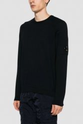 C.P. COMPANY Czarny męski cienki sweter Crew Neck. Czarne swetry męskie C.P. Company, m, bez wzorów, bez kołnierzyka, bez ramiączek. W wyprzedaży za 709.99 zł.