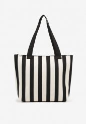 Czarna Torebka w Paski Shopper na Suwak Salisea. Czarne shopperki damskie Born2be, bez wzorów, bez dodatków. Za 59.99 zł.