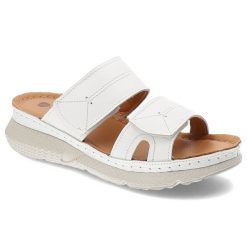 Białe Klapki Armodo Stylowe Wsuwane Obuwie Damskie. Białe klapki damskie Armodo, na lato, bez wzorów, ze skóry ekologicznej, eleganckie, bez obcasa, na koturnie, bez zapięcia. Za 189.00 zł.