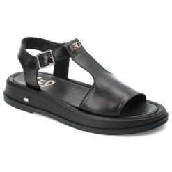 Czarne Sandały Karino Modne Obuwie Damskie. Czarne sandały damskie Karino, bez wzorów, ze skóry, bez obcasa, bez zapięcia. Za 399.00 zł.